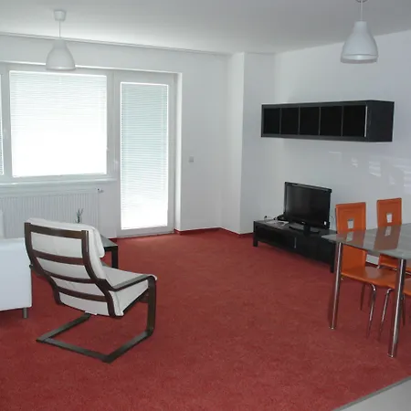 ホテル Apartmanovy Dum Landek 3*