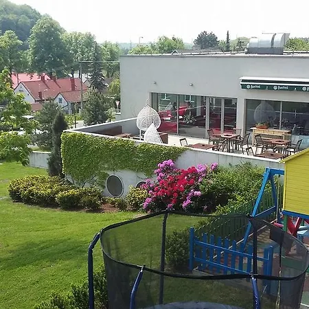 ホテル Apartmanovy Dum Landek 3*